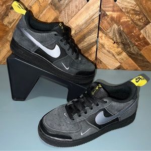 Nike Air Force 1 Low Cut Out Swoosh Grey DQ1097-002 Sz 5Y GS